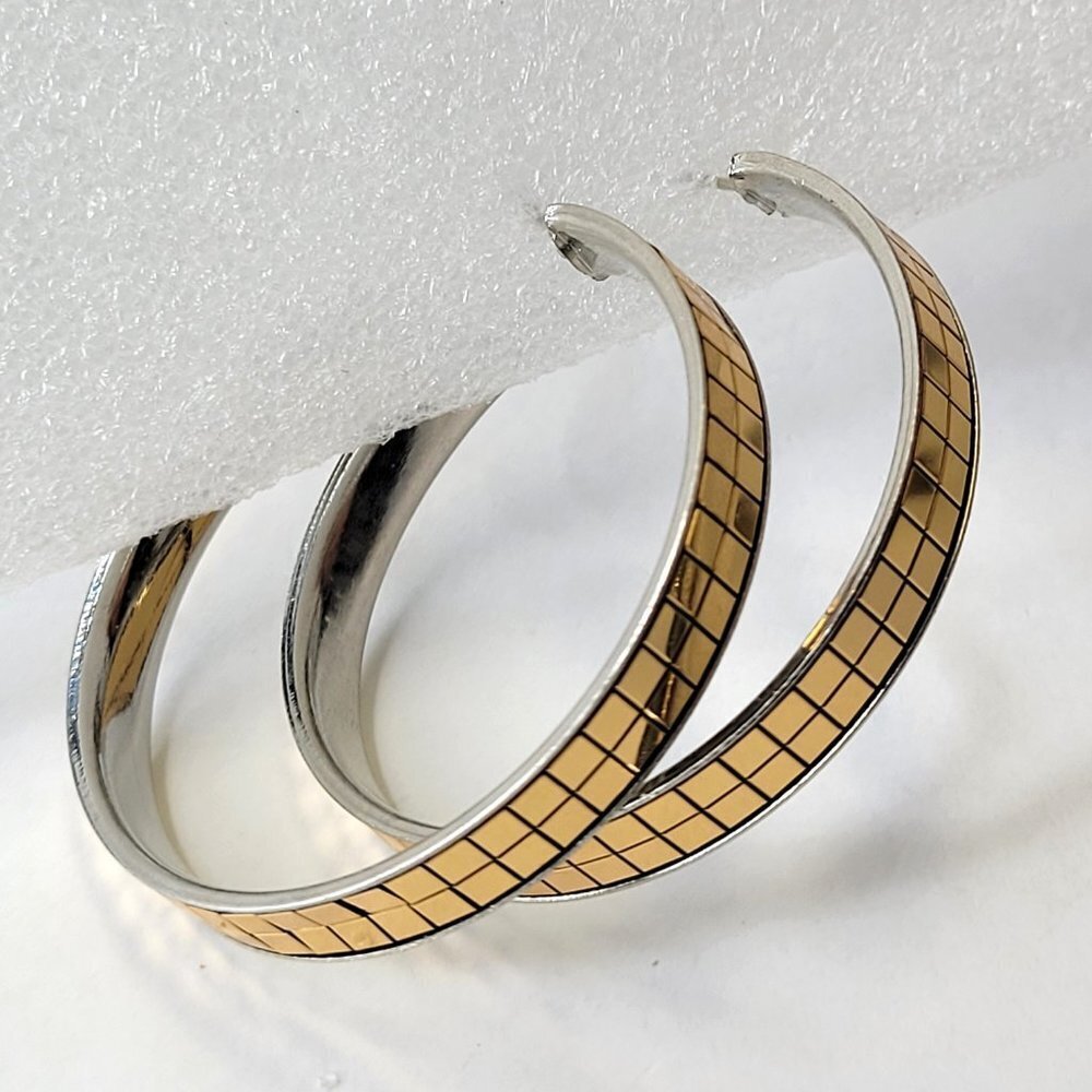 Tile Pattern Gold Tone Round Hoop Earrings - Picture 6 of 11